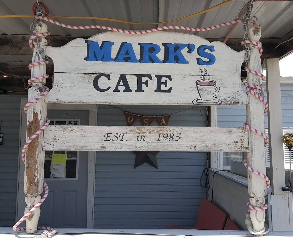 Marks Cafe | restaurant | 233 W Cumberland Rd, Brownstown, IL 62418, USA | 6184273629 OR +1 618-427-3629