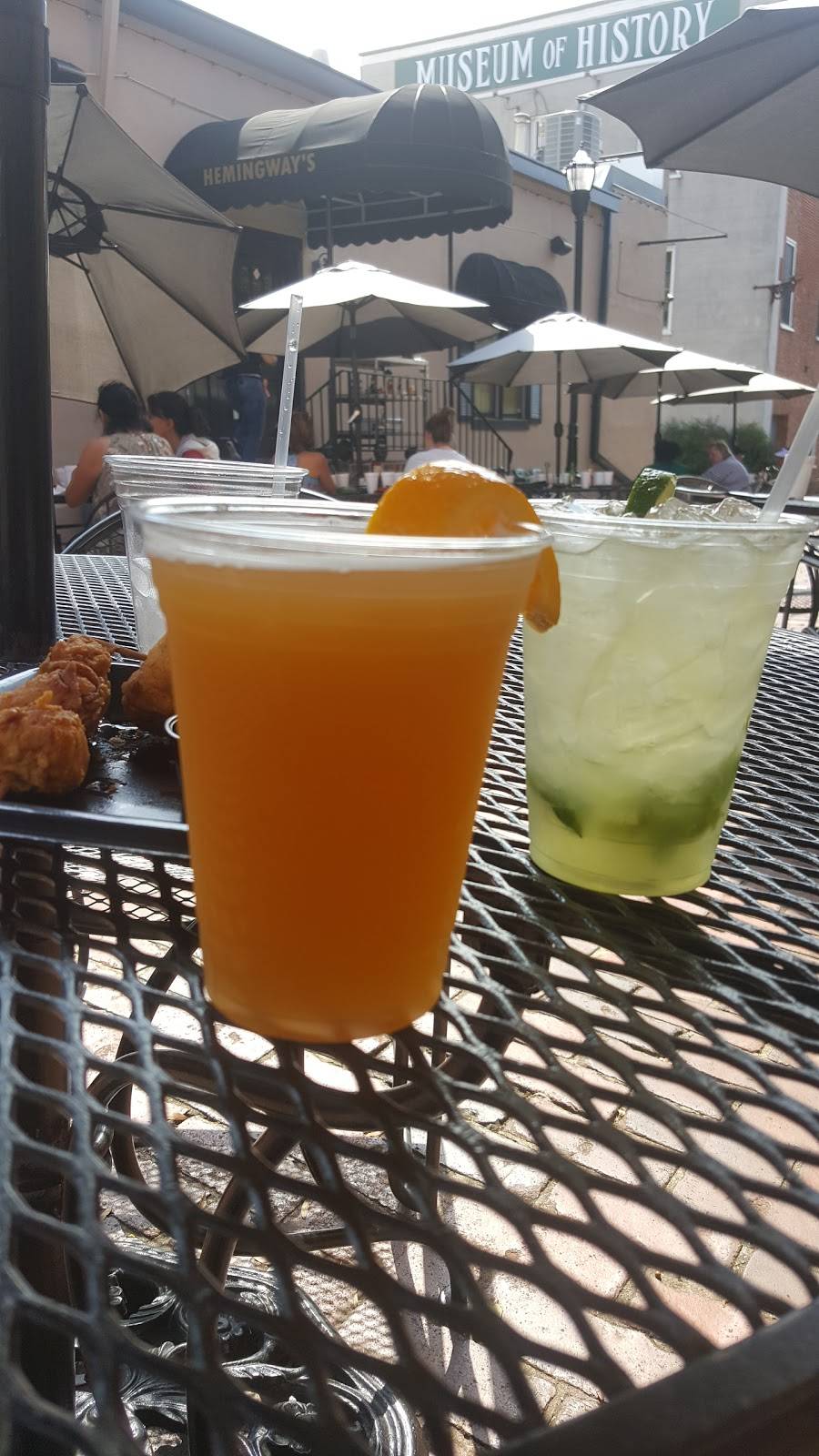 Hemingways Bar & Grill | restaurant | 29 W Park Square, Marietta, GA 30060, USA | 7704275445 OR +1 770-427-5445