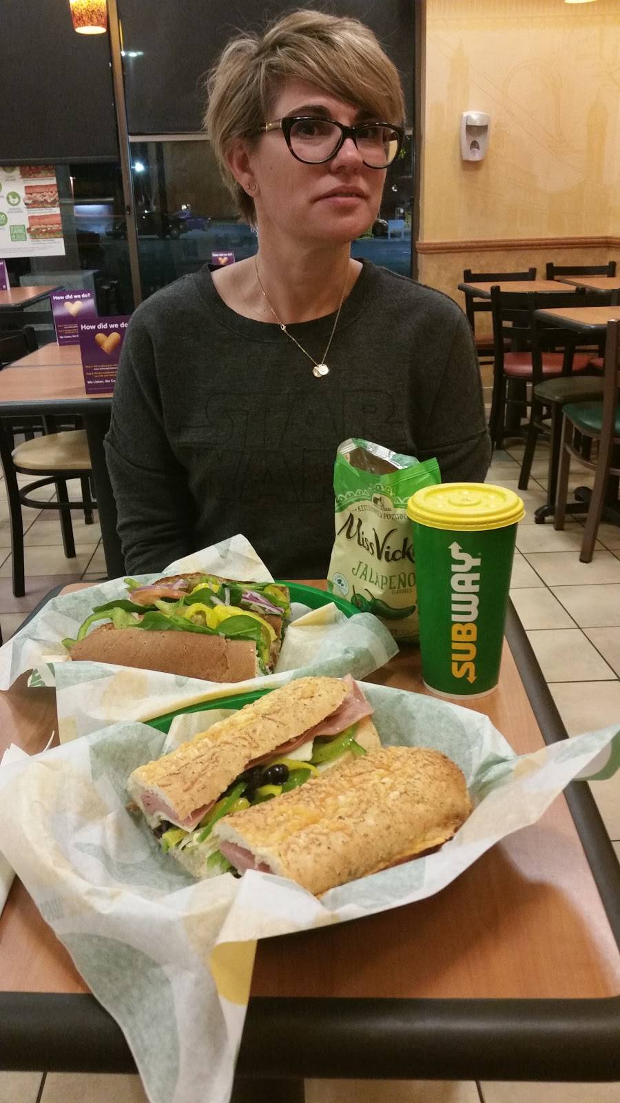 Subway Restaurants | restaurant | 2349 N Chester Ave, Bakersfield, CA 93308, USA | 6613933000 OR +1 661-393-3000