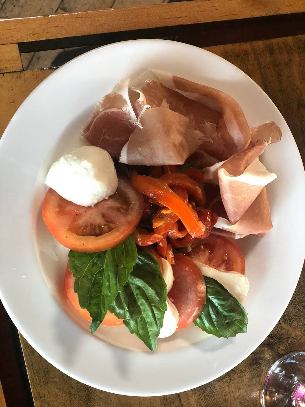 Antonias Restaurant | restaurant | 492 Revere Beach Blv, Revere, MA 02151, USA | 7812841272 OR +1 781-284-1272