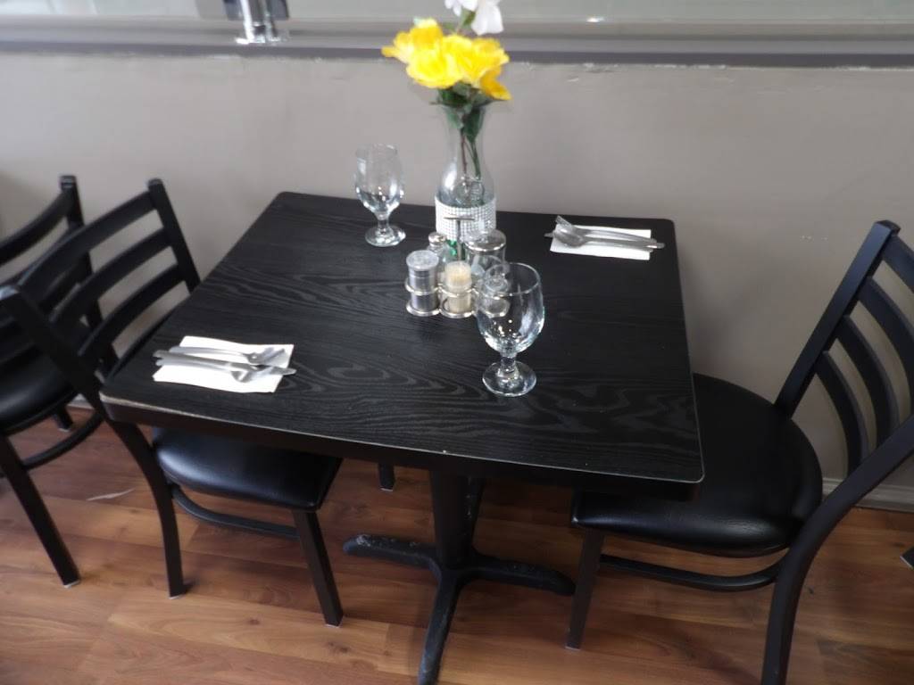 Benin Cafe Resturant | restaurant | 359 Albion Rd, Etobicoke, ON M9W 3P3, Canada | 4165518026 OR +1 416-551-8026