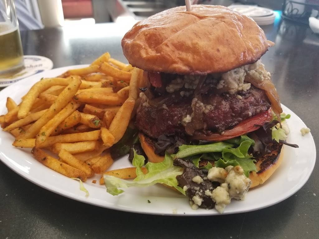 Public House La Jolla | restaurant | 830 Kline St, La Jolla, CA 92037, USA | 8585519210 OR +1 858-551-9210