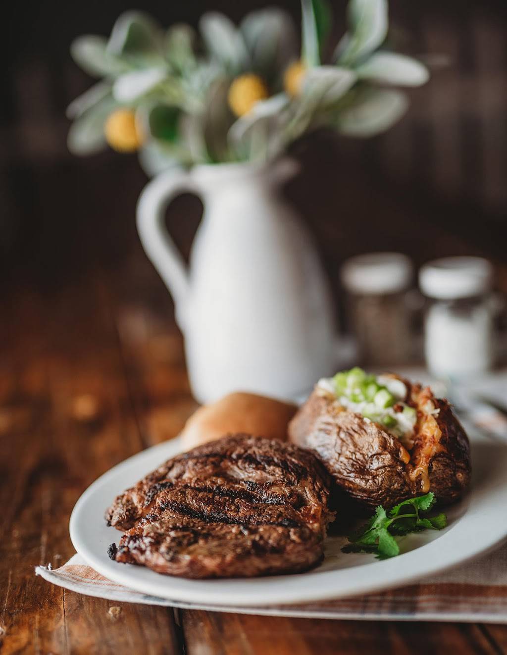 The Picket Fence Too | restaurant | 1029 N Velasco St, Angleton, TX 77515, USA | 9792912694 OR +1 979-291-2694