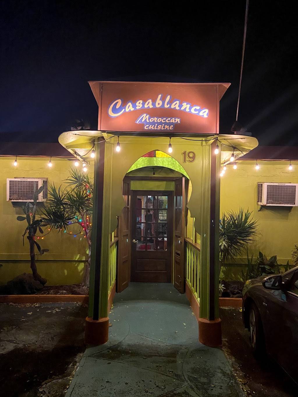 Casablanca Restaurant | restaurant | 19 Hoolai St, Kailua, HI 96734, USA | 8082628196 OR +1 808-262-8196