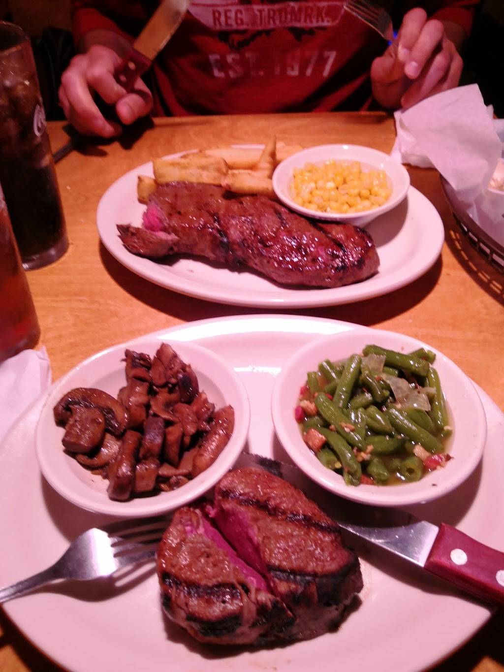 Texas Roadhouse | restaurant | 4335 Southport Crossing Dr, Indianapolis, IN 46237, USA | 3178597000 OR +1 317-859-7000