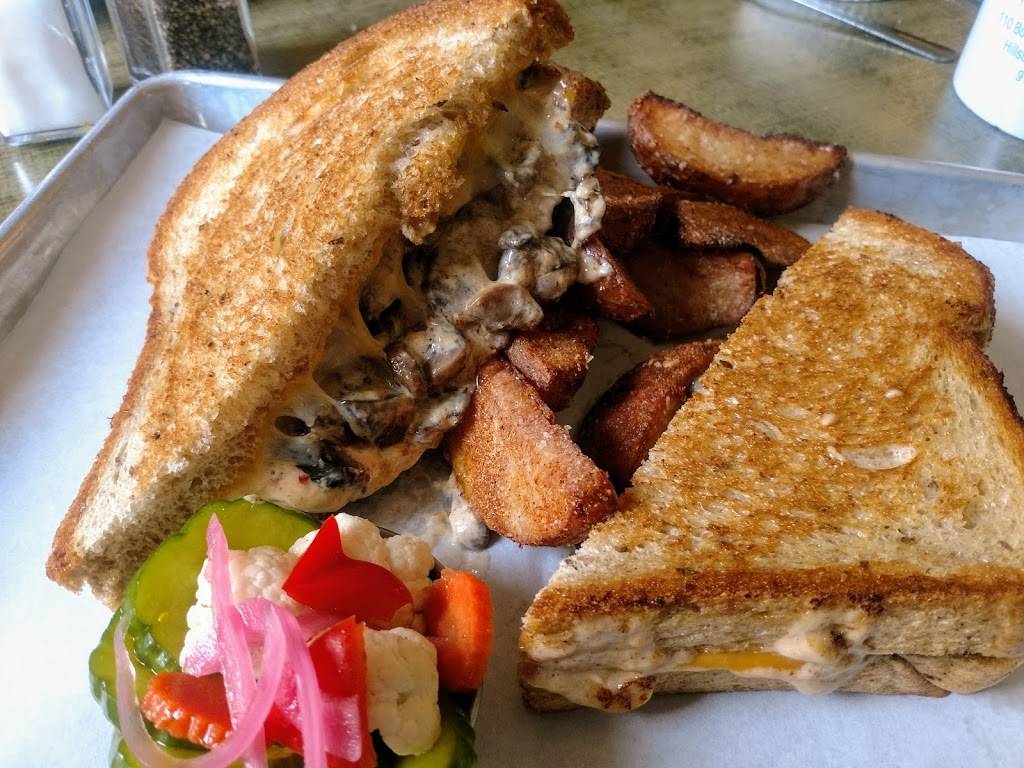 Village Diner | restaurant | 600 W King St, Hillsborough, NC 27278, USA | 9192458915 OR +1 919-245-8915