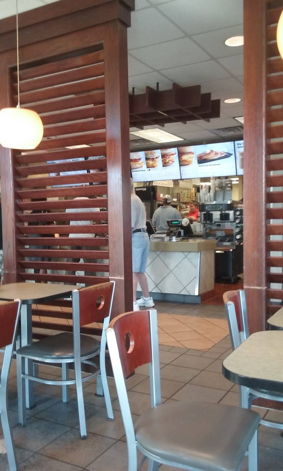 McDonalds | cafe | 4622 Dixie Hwy, Shively, KY 40216, USA | 5024478964 OR +1 502-447-8964