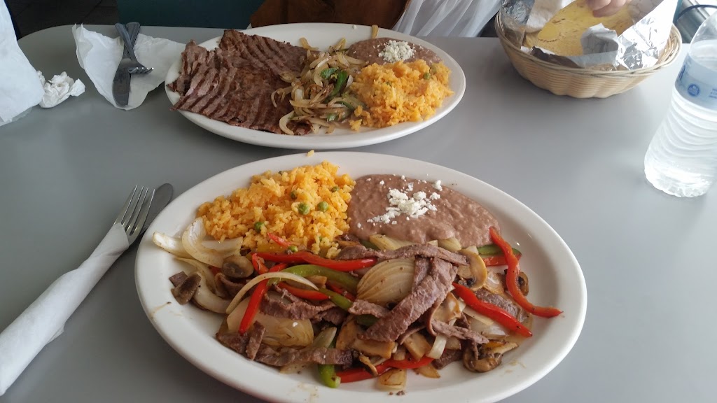 Mi Cocina | restaurant | 165 S Dupont Hwy, New Castle, DE 19720, USA | 3023223648 OR +1 302-322-3648