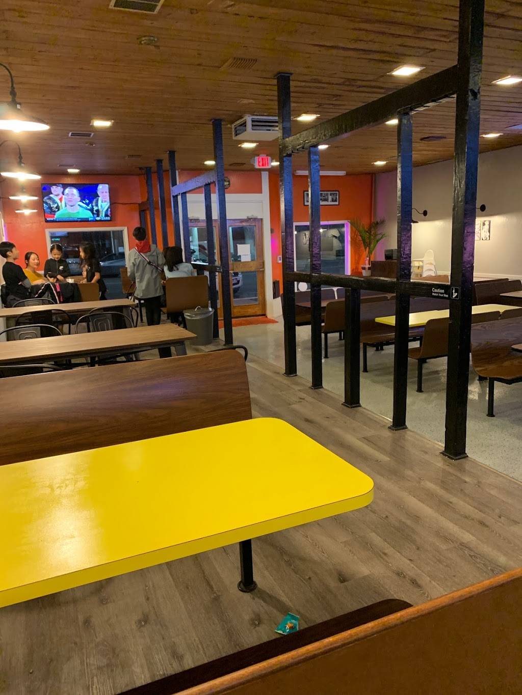 JJ Burger | restaurant | 40 N 400 W, Provo, UT 84601, USA | 8016910580 OR +1 801-691-0580