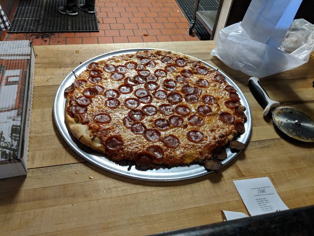 West Hills Pizza Company | restaurant | 7543 Fallbrook Ave, West Hills, CA 91307, USA | 8183474992 OR +1 818-347-4992