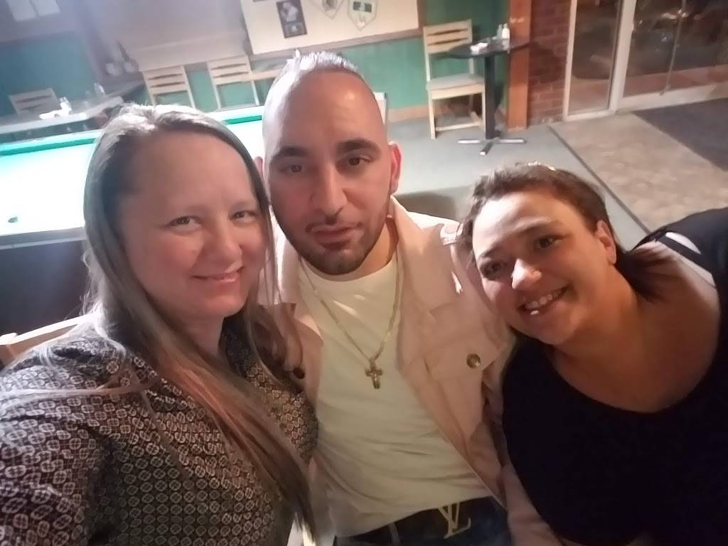 Charbels Sports Grill | restaurant | 912 E Main St, Salem, VA 24153, USA | 5403871190 OR +1 540-387-1190