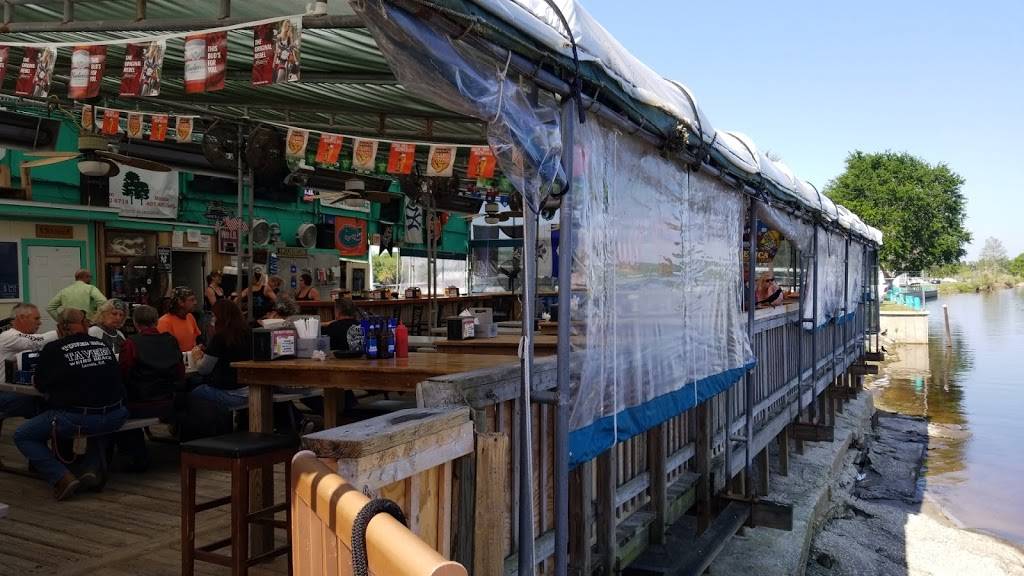 Gators Riverside Grille | restaurant | 4255 Peninsula Point, Sanford, FL 32771, USA | 4076889700 OR +1 407-688-9700