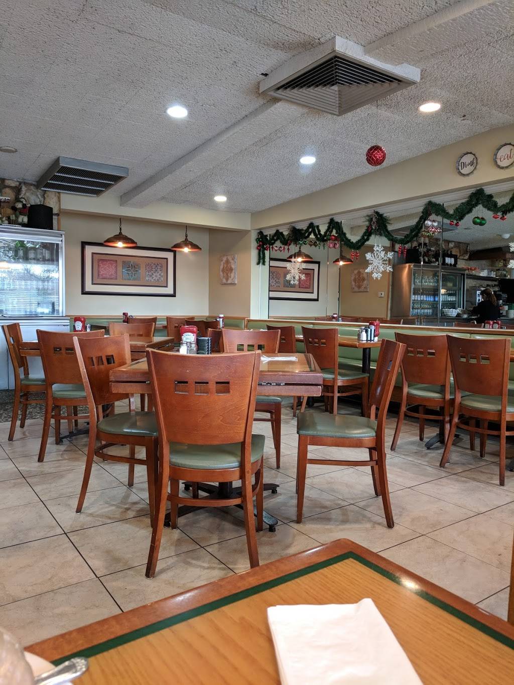 Bridgeport Flyer Diner | restaurant | 249 Bridgeport Ave, Milford, CT 06460, USA | 2038785121 OR +1 203-878-5121