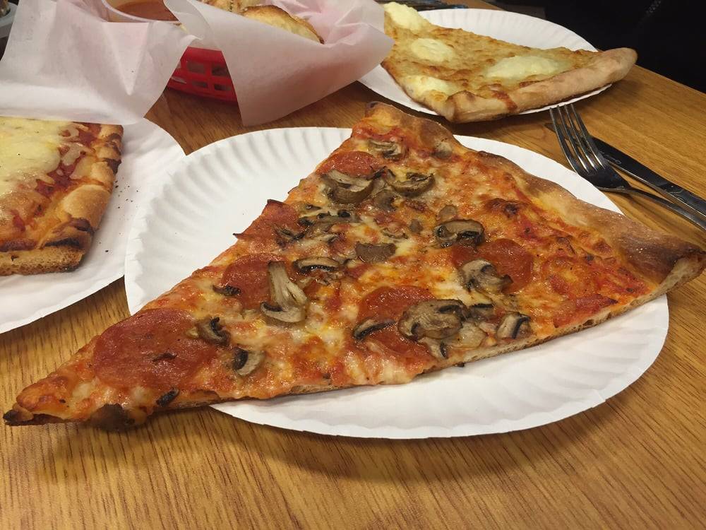 Roccos NY Pizzeria and Pasta | restaurant | 580 E Windmill Ln, Las Vegas, NV 89123, USA | 7024310004 OR +1 702-431-0004