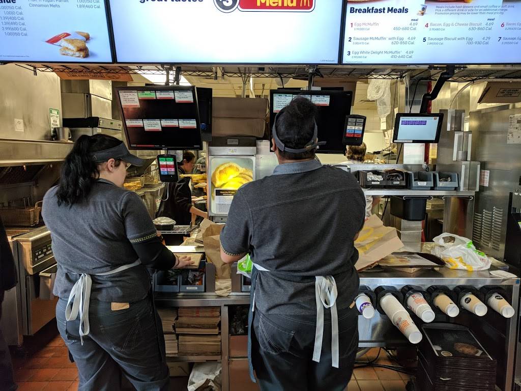McDonalds | cafe | 400 S Illinois Ave, Oak Ridge, TN 37830, USA | 8654834570 OR +1 865-483-4570
