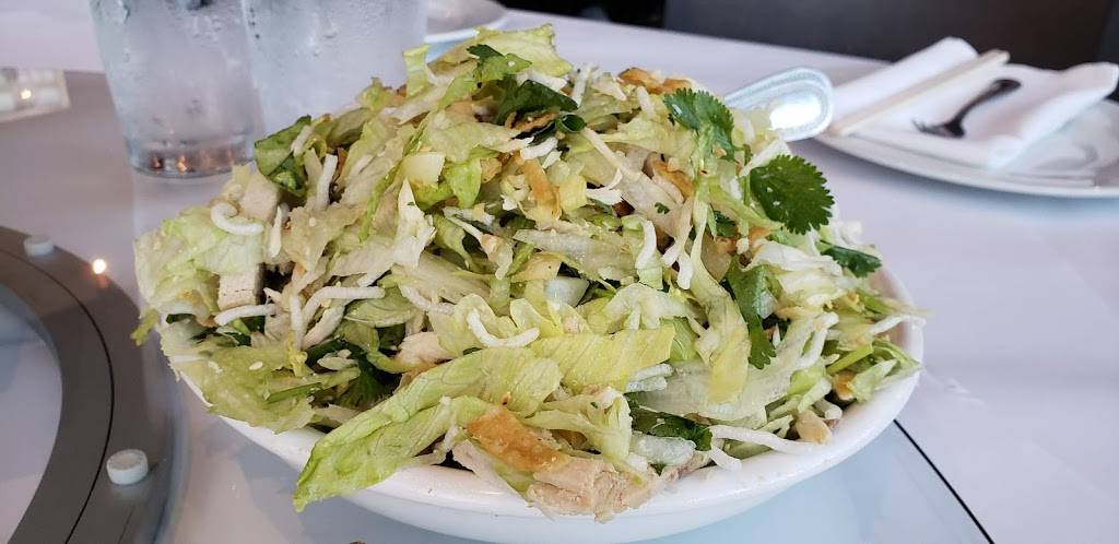 New Moon Restaurant | restaurant | 7620 Beach Blvd, Buena Park, CA 90620, USA | 7145629940 OR +1 714-562-9940