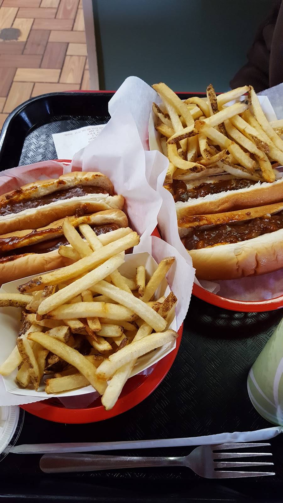 Brighton Hot Dog Shoppe | restaurant | 2401 Noblestown Rd, Pittsburgh, PA 15205, USA | 4124440363 OR +1 412-444-0363