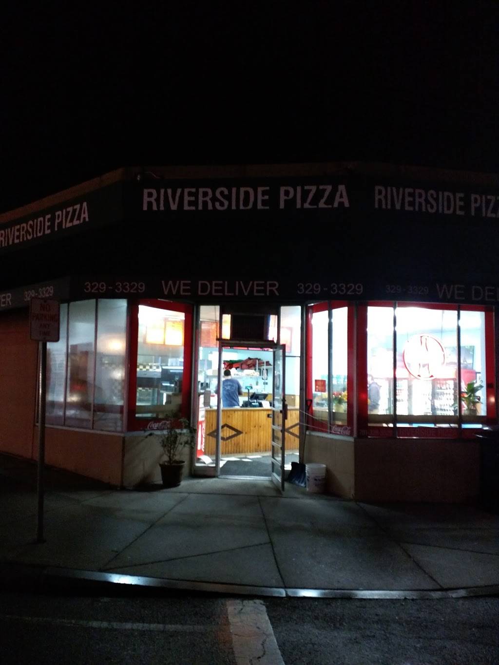 Riverside Pizza | restaurant | 7 Needham St, Dedham, MA 02026, USA | 7813293329 OR +1 781-329-3329