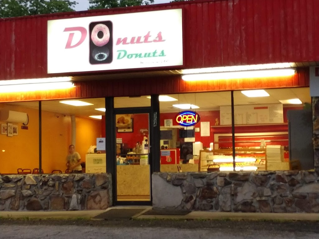 Donuts Donuts of Morrilton AR | bakery | 504 E Harding St, Morrilton, AR 72110, USA | 5015744456 OR +1 501-574-4456