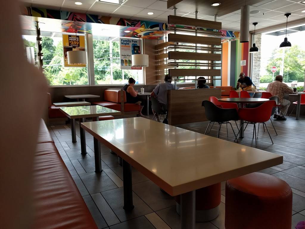 McDonalds | cafe | 6906 Ritchie Hwy, Glen Burnie, MD 21061, USA | 4107616060 OR +1 410-761-6060