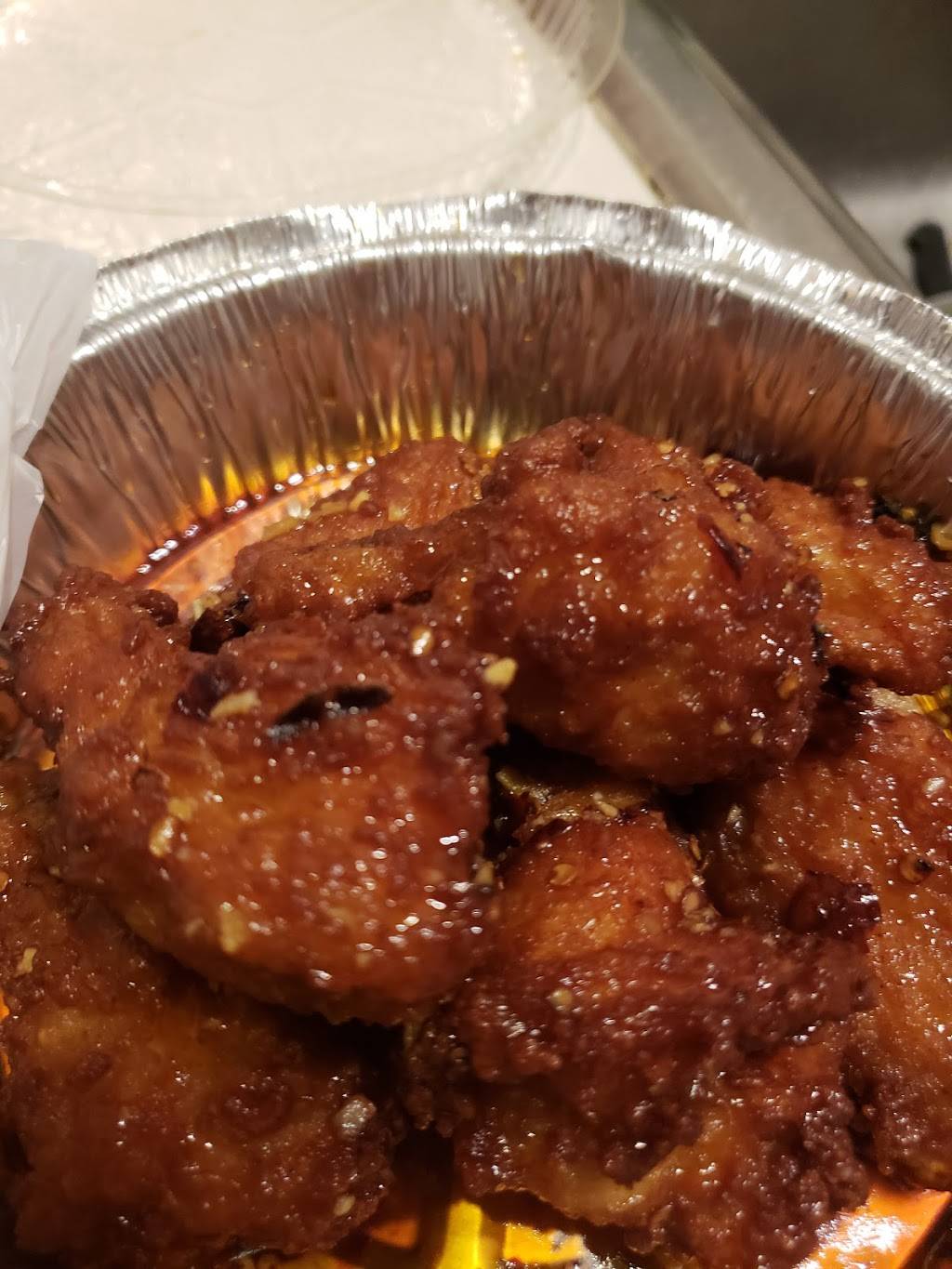 Sriracha Thai Restaurant | restaurant | 21950 S Avalon Blvd, Carson, CA 90745, USA | 3108353381 OR +1 310-835-3381