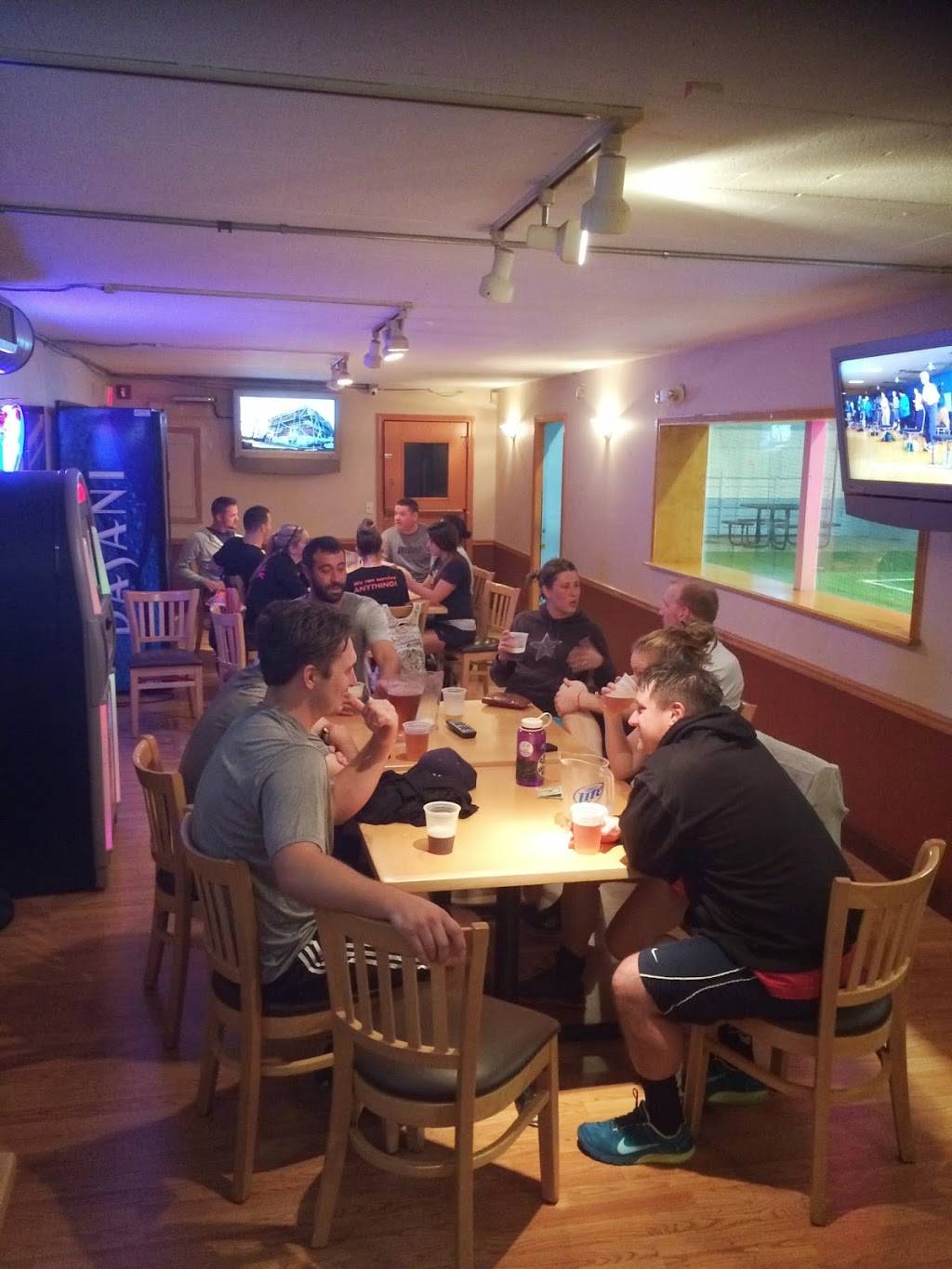 CFC Arena Bar & Grill | restaurant | 1018 Sherman Ave, Hamden, CT 06514, USA | 2038481605 OR +1 203-848-1605