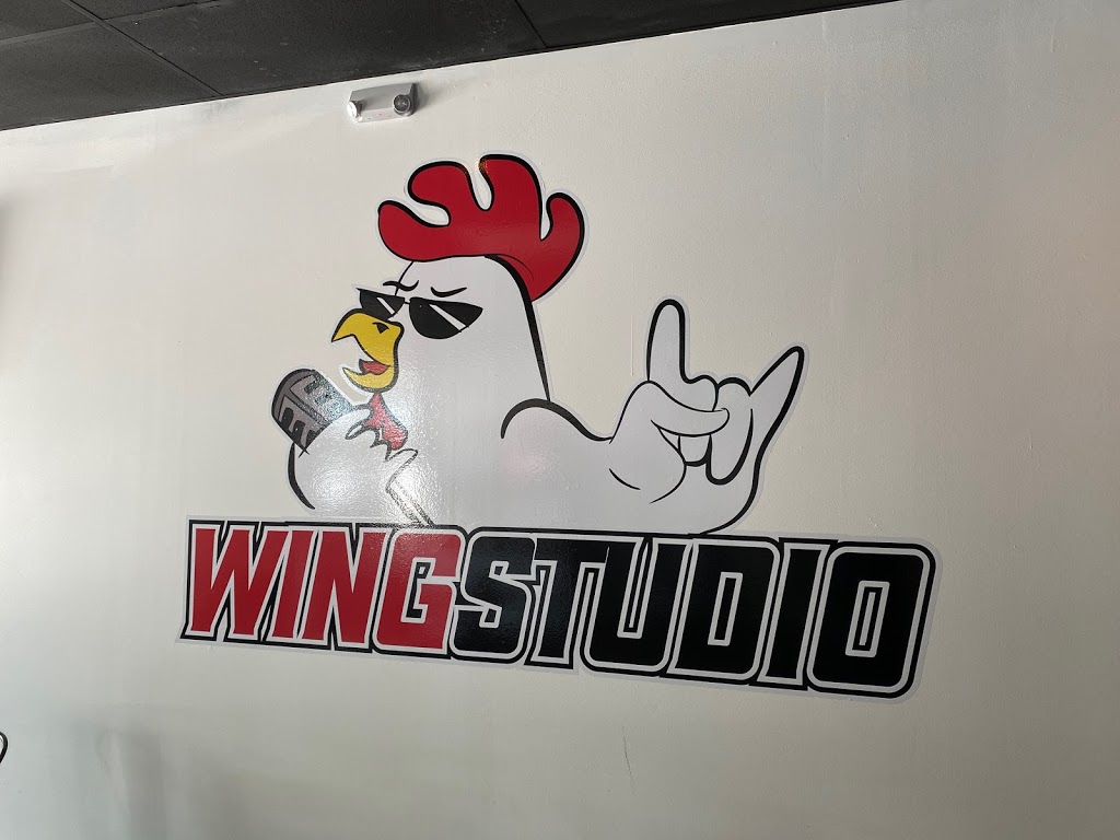 Wing Studio | restaurant | 280 SW Blue Pkwy, Lees Summit, MO 64063, USA | 8164345212 OR +1 816-434-5212
