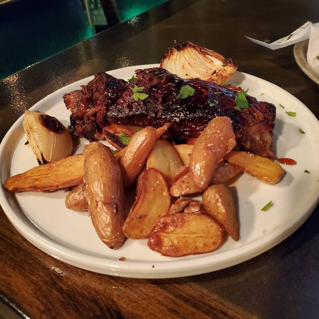 Charcoal Grill & Bar | restaurant | 7563 Beverly Blvd, Los Angeles, CA 90036, USA | 3234334787 OR +1 323-433-4787