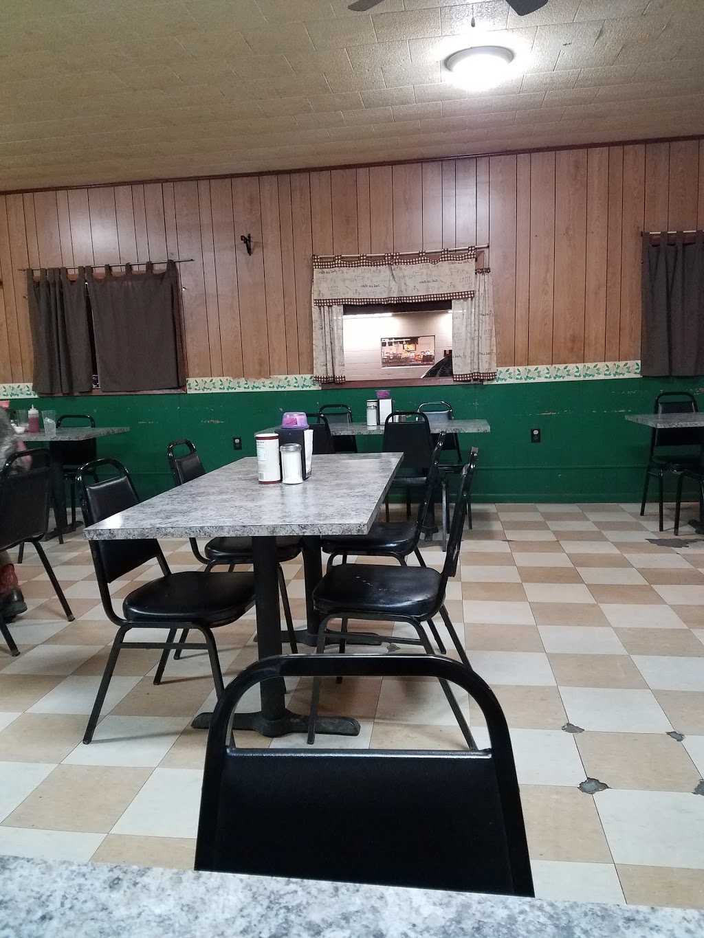 Sams Restaurants | restaurant | 307 S Front St, Sandersville, MS 39477, USA | 6014255516 OR +1 601-425-5516
