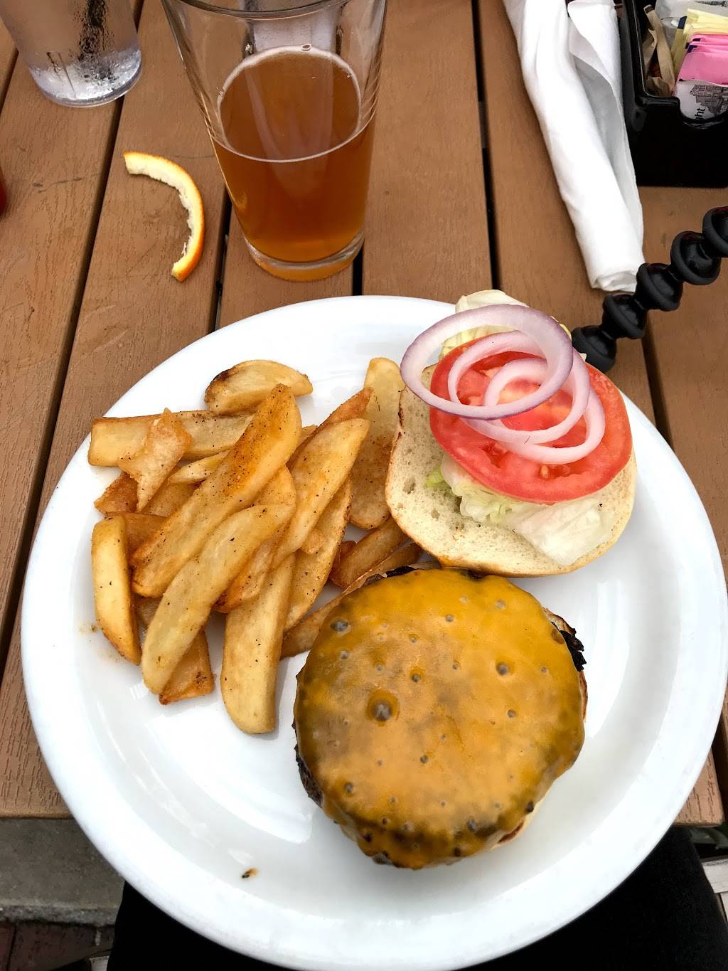 United Ale House | restaurant | 2236 First St, Fort Myers, FL 33901, USA | 2393621831 OR +1 239-362-1831