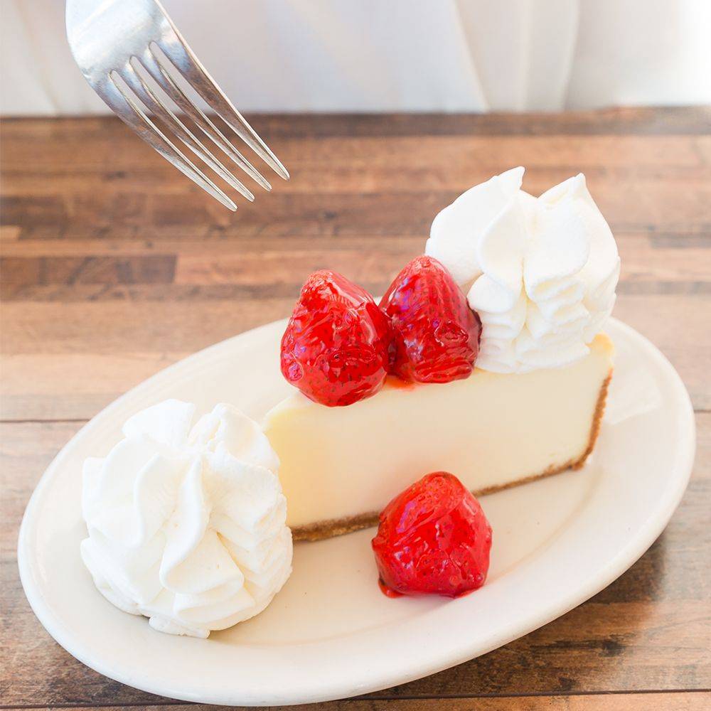 The Cheesecake Factory | restaurant | 600 Town Center Dr, Oxnard, CA 93036, USA | 8052788878 OR +1 805-278-8878