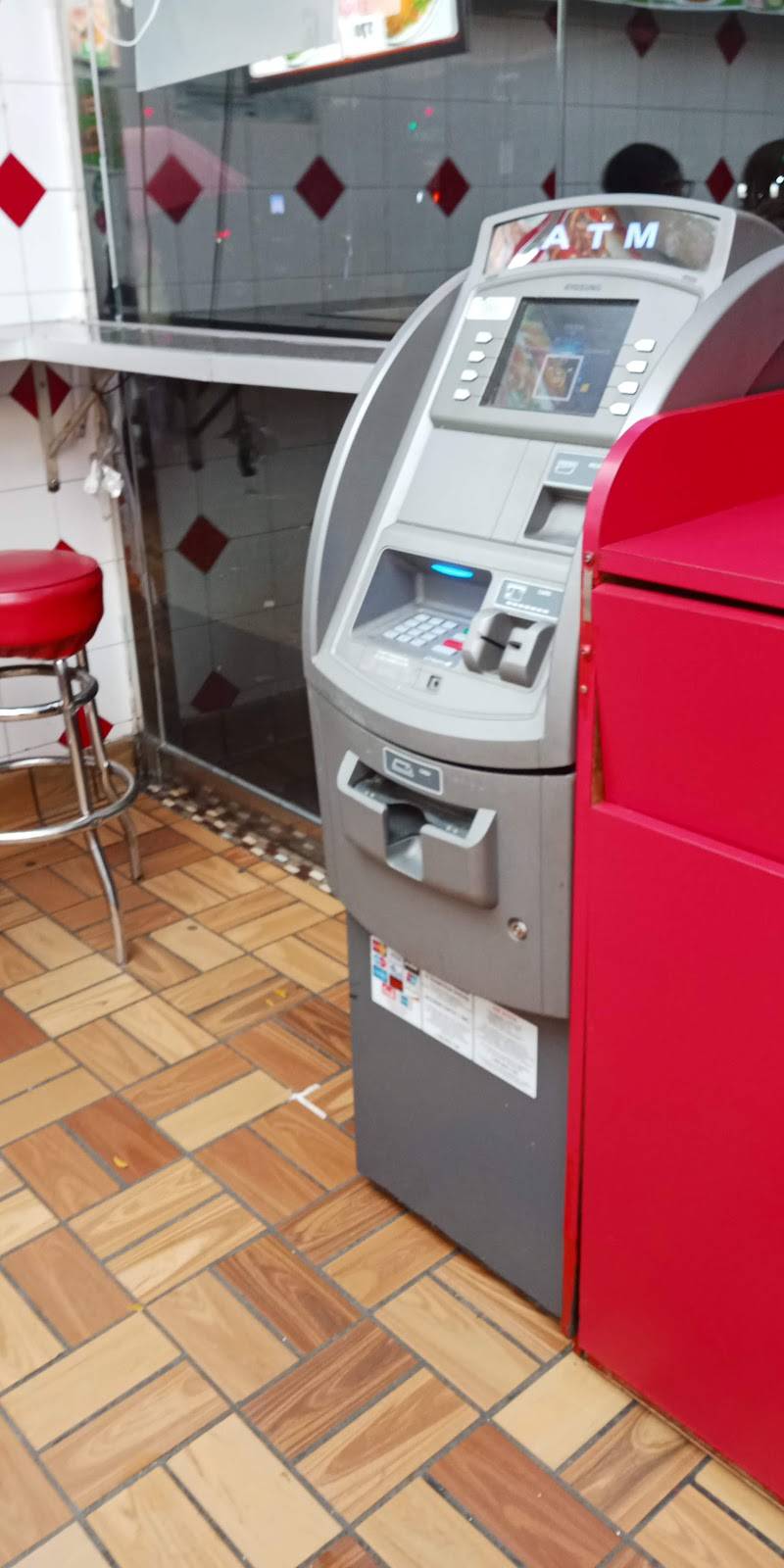 Crown Fried Chicken | restaurant | 3633 Broadway, New York, NY 10031, USA | 2124917288 OR +1 212-491-7288