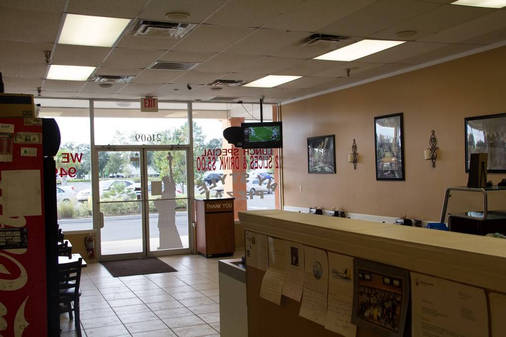 Sams New York Pizza | restaurant | 21609 Village Lakes Shopping Center Dr, Land O Lakes, FL 34639, USA | 8139496600 OR +1 813-949-6600