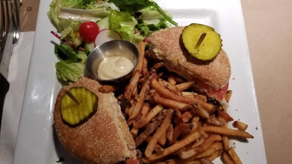 Bistro Sur La Rivière (Le) | restaurant | 2263 Rue Larivière, Montréal, QC H2K 4P8, Canada | 5145248108 OR +1 514-524-8108