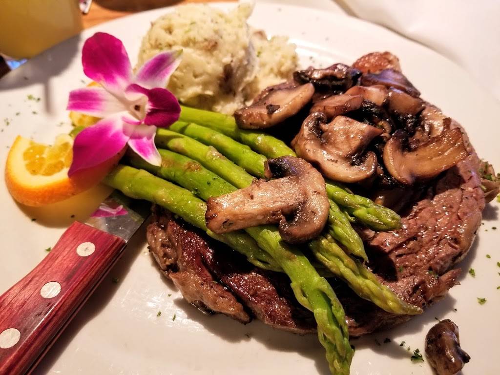 The Mucky Duck | restaurant | 11546 Andy Rosse Lane, Captiva, FL 33924, USA | 2394723434 OR +1 239-472-3434