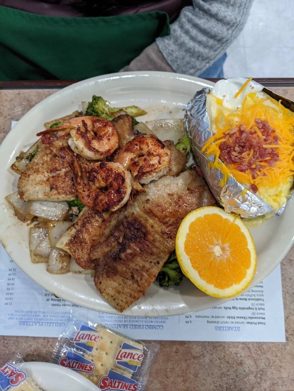 Christine Ocean Seafood & Grill | restaurant | 3402 Houston Hwy, Victoria, TX 77901, USA | 3615747047 OR +1 361-574-7047