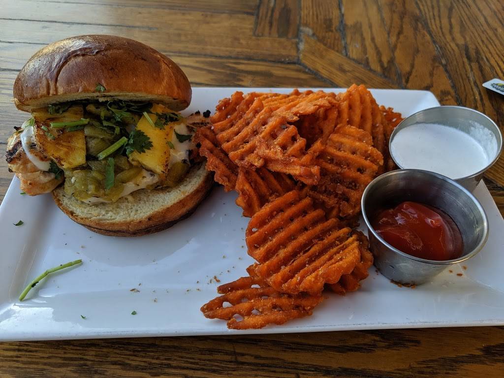 Crave Kitchen & Bar | restaurant | 8889 Gateway Blvd W #2840, El Paso, TX 79925, USA | 9155999866 OR +1 915-599-9866