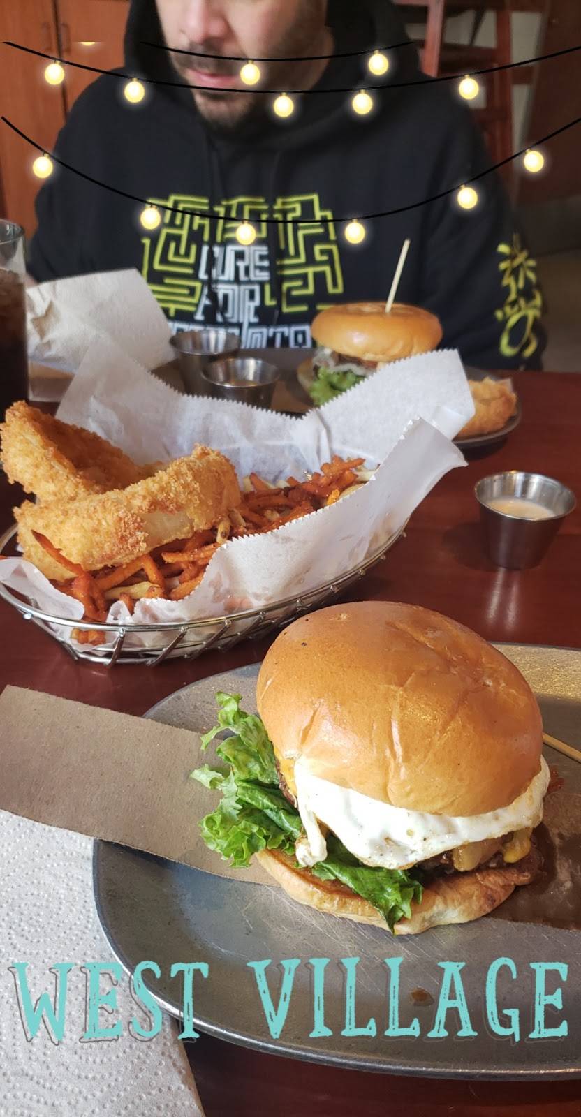 Village Burger Bar | restaurant | 3699 McKinney Ave, 325 West Village C, Dallas, TX 75204, USA | 2144439998 OR +1 214-443-9998