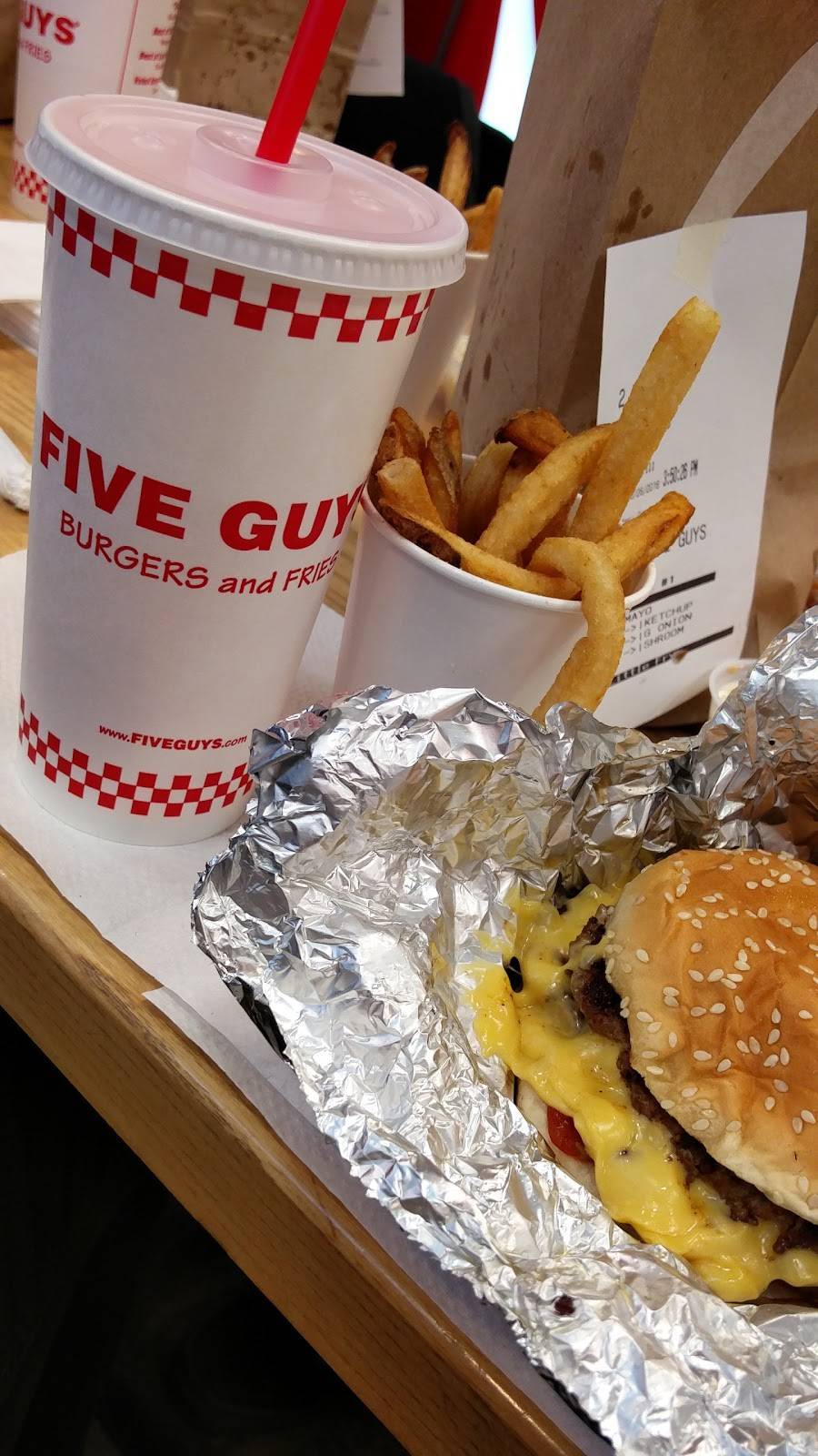 Five Guys | meal takeaway | 1456 E 53rd St, Chicago, IL 60615, USA | 7733636090 OR +1 773-363-6090