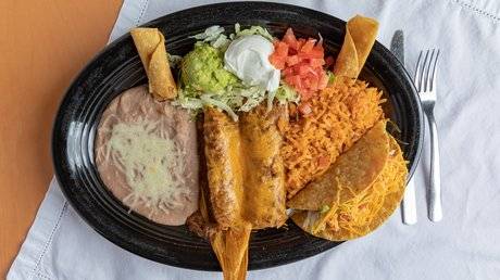 La Hacienda Authentic Mexican Restaurant | restaurant | 1370 S Glenstone Ave, Springfield, MO 65804, USA | 4178873733 OR +1 417-887-3733