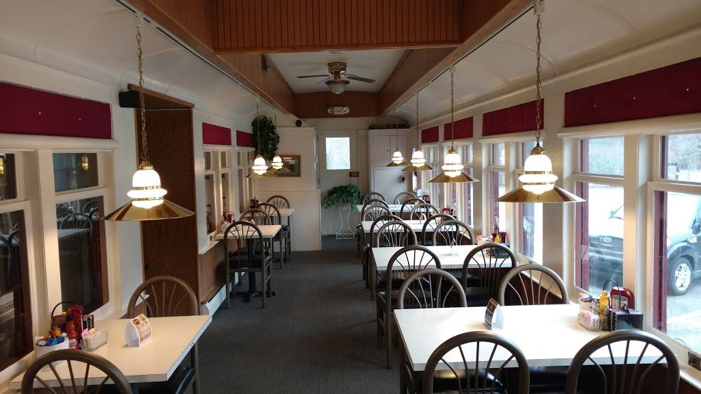 The Club Car Grille | restaurant | 6225 D Ave W, Kalamazoo, MI 49009, USA | 2697751267 OR +1 269-775-1267