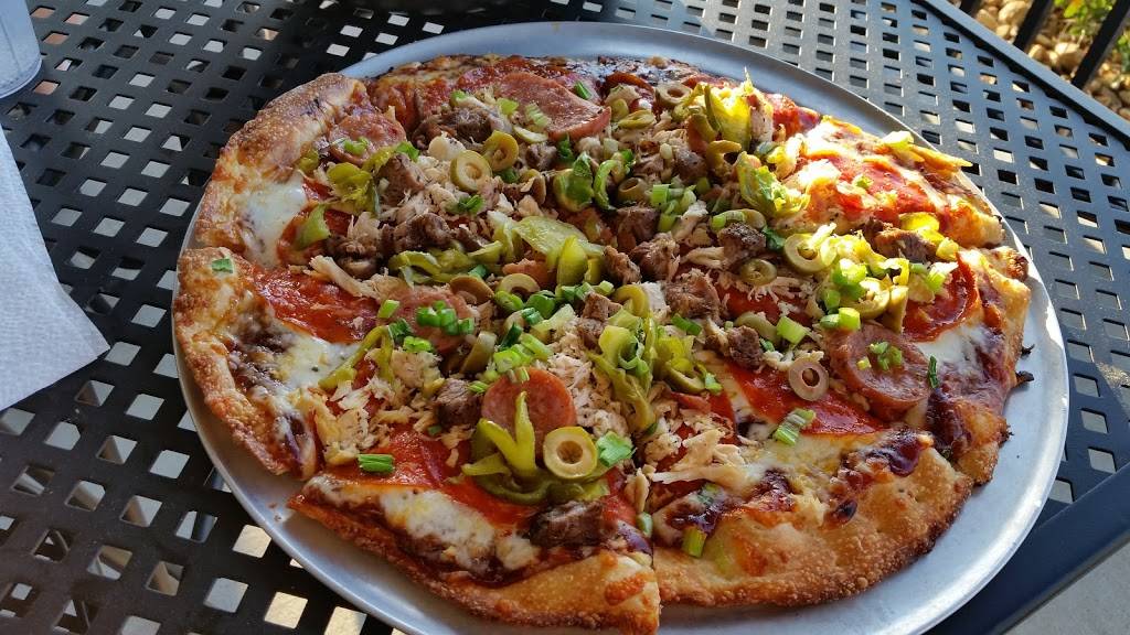 Hot Stone Pizza | restaurant | 2079, Cross County Bank Blvd, Wynne, AR 72396, USA | 8702384111 OR +1 870-238-4111
