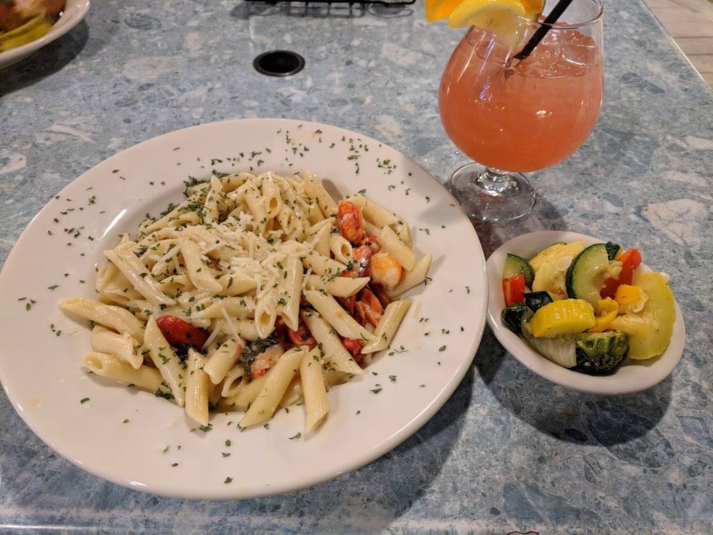 Chelos Hometown Bar and Grille | restaurant | 1 Masthead Dr, Warwick, RI 02886, USA | 4018843000 OR +1 401-884-3000