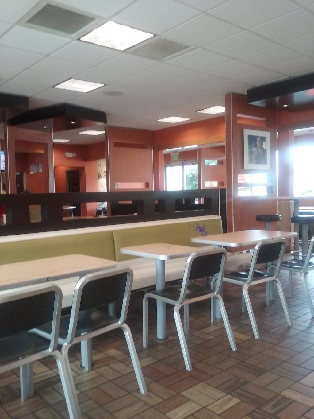 Burger King | restaurant | 1407 Parkhill Parkway, Pell City, AL 35125, USA | 2053384303 OR +1 205-338-4303