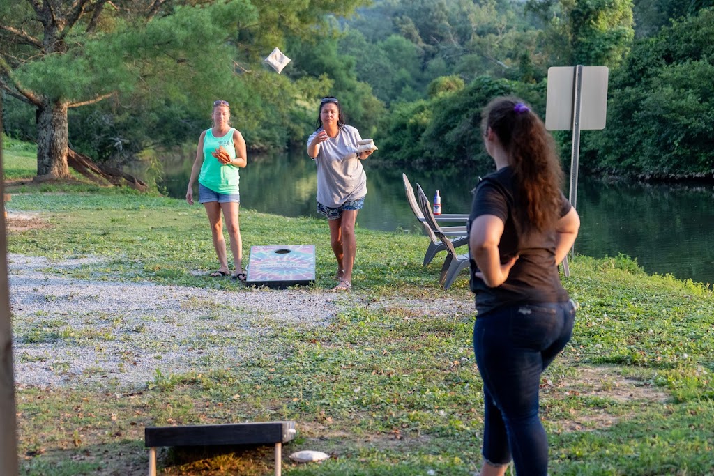 Rusty Roof Fish Camp | restaurant | 330 W Tennessee Ave, Copperhill, TN 37317, USA | 6199871818 OR +1 619-987-1818