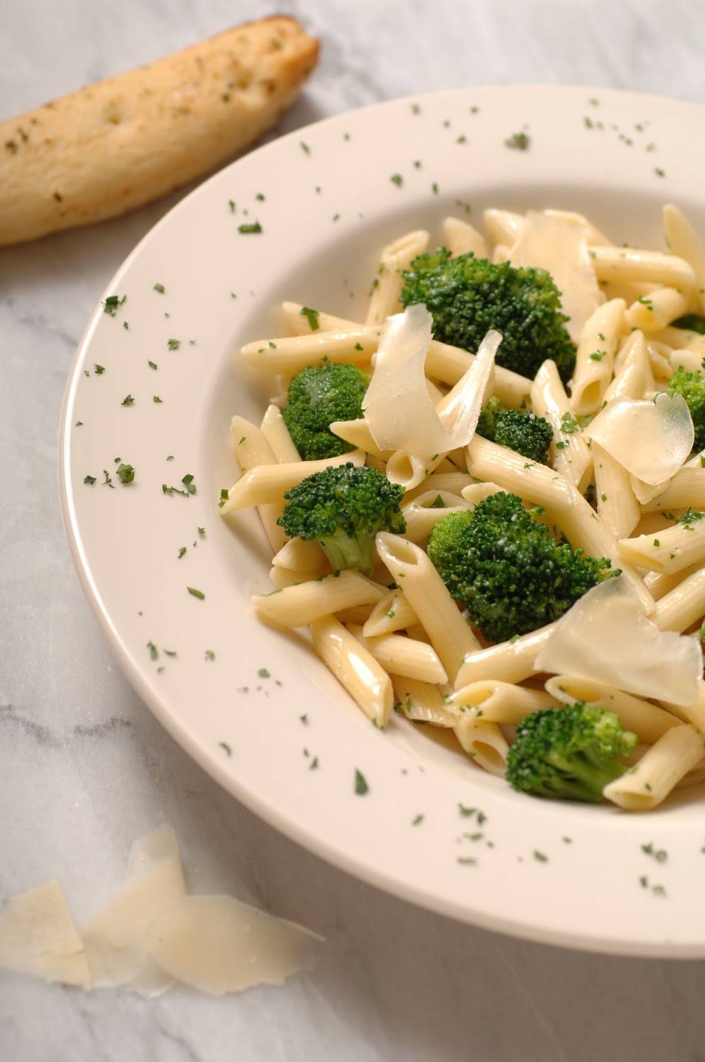 Macianos Pizza & Pastaria | meal delivery | 26W220 Geneva Rd, Carol Stream, IL 60188, USA | 6309339113 OR +1 630-933-9113