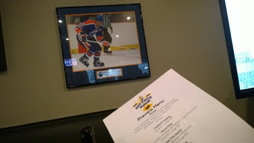 Hat-Trick Bar & Grill | restaurant | 3101 West Rd, Trenton, MI 48183, USA | 7346716100 OR +1 734-671-6100