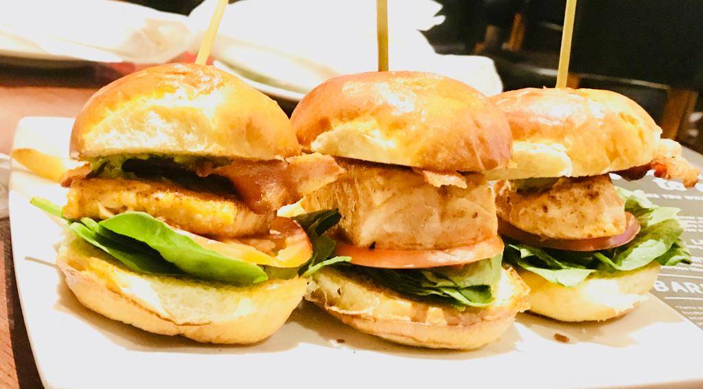 Bar Louie - Crocker Park | night club | 9 Main St, Westlake, OH 44145, USA | 4407887540 OR +1 440-788-7540