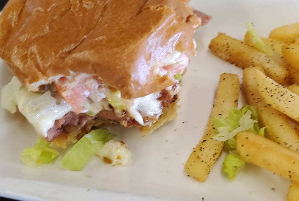 The Vault Restaurant | restaurant | 400 W Williamsburg Rd, Sandston, VA 23150, USA | 8043262423 OR +1 804-326-2423