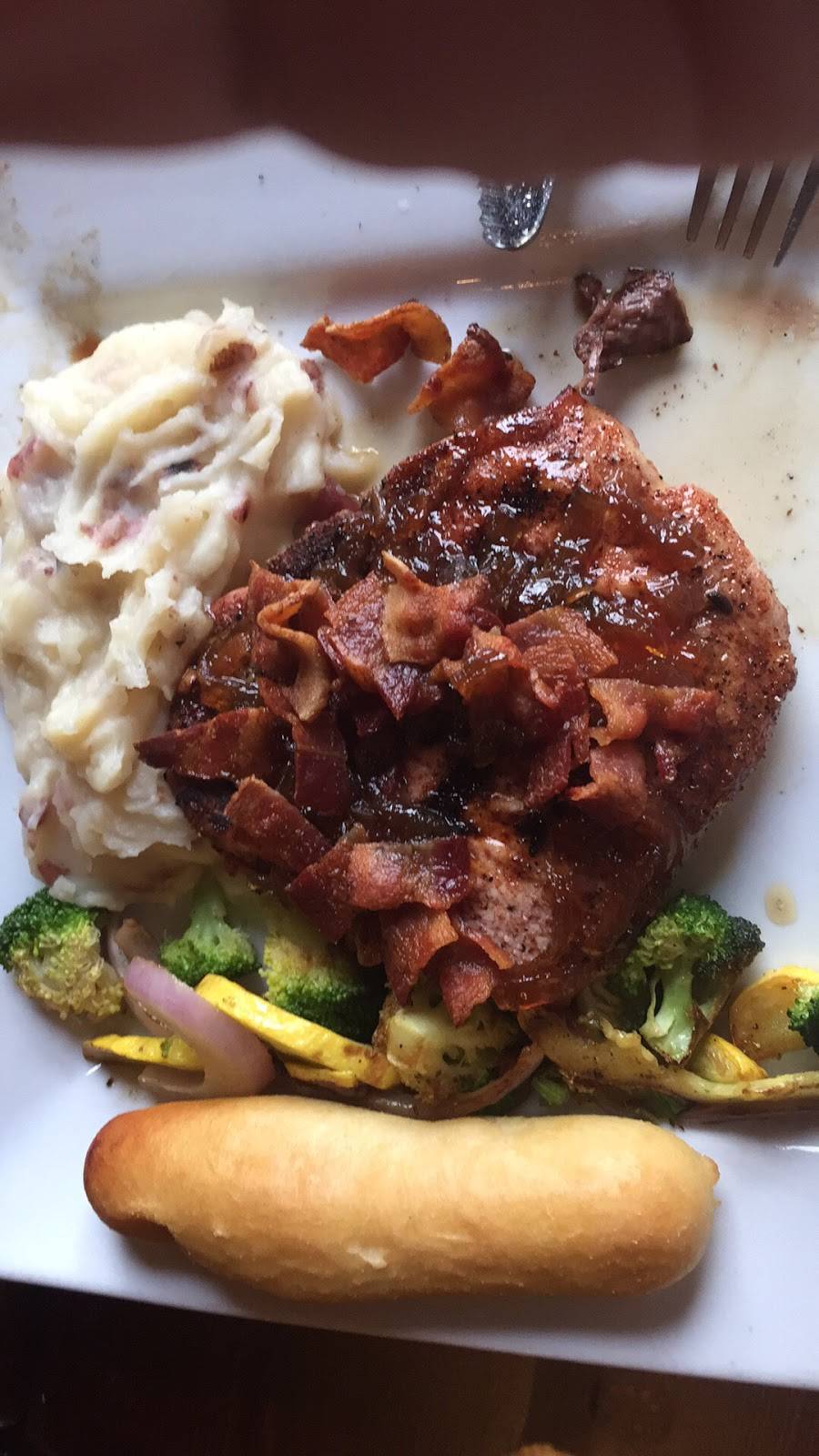 Js Pub & Grill | restaurant | 280 Viking Dr, Reedsburg, WI 53959, USA | 6087680623 OR +1 608-768-0623